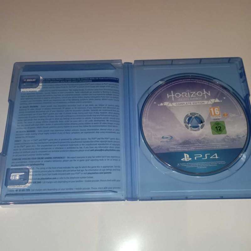 Horizon: Zero Dawn (Complete Edition) [PS4]  **No Booklet**
